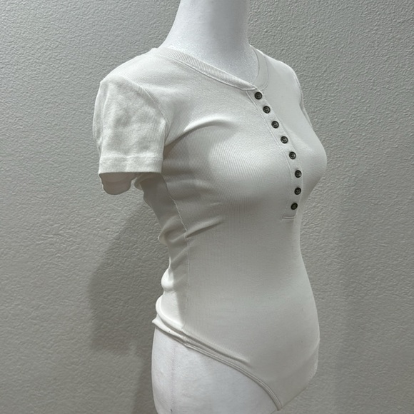 Abercrombie & Fitch white thong bodysuit size extra small - Picture 2 of 5